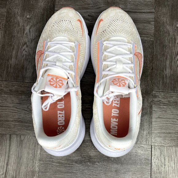 Nike Women's Sneakers in Cream and Orange - Picture 8 of 9